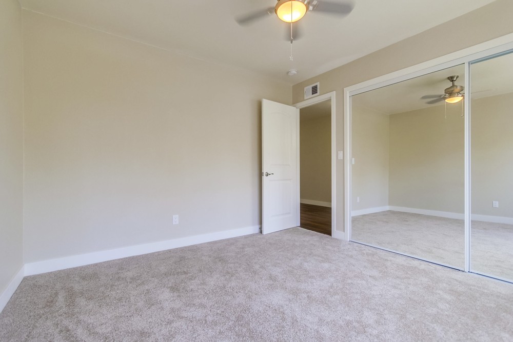 Virtual tour photo 36 of 54 for 6565 Red Deer St