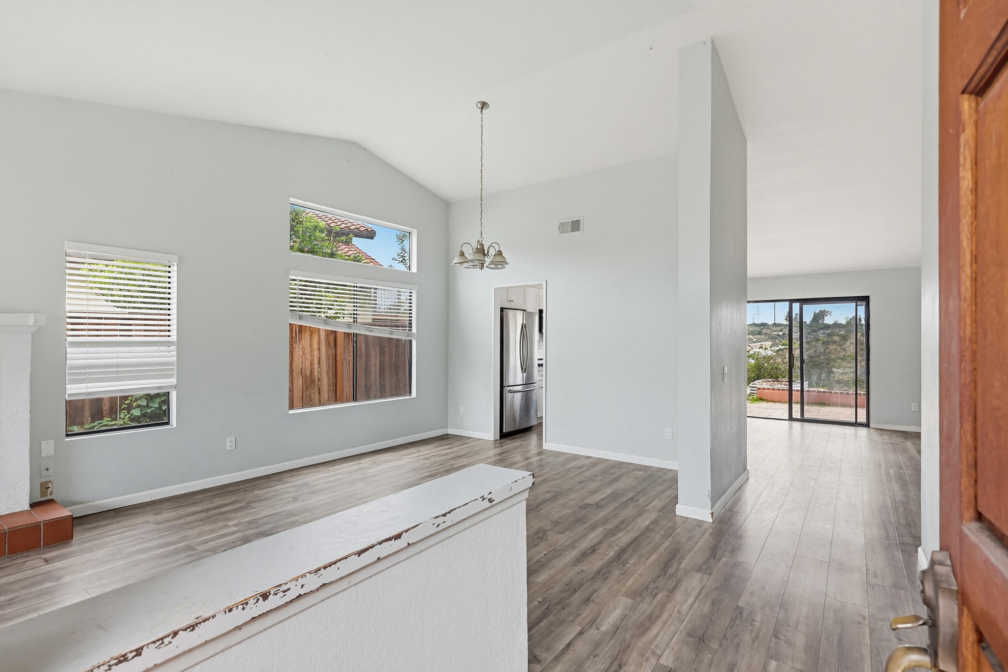 Virtual tour photo 8 of 50 for 657 Redlands Pl