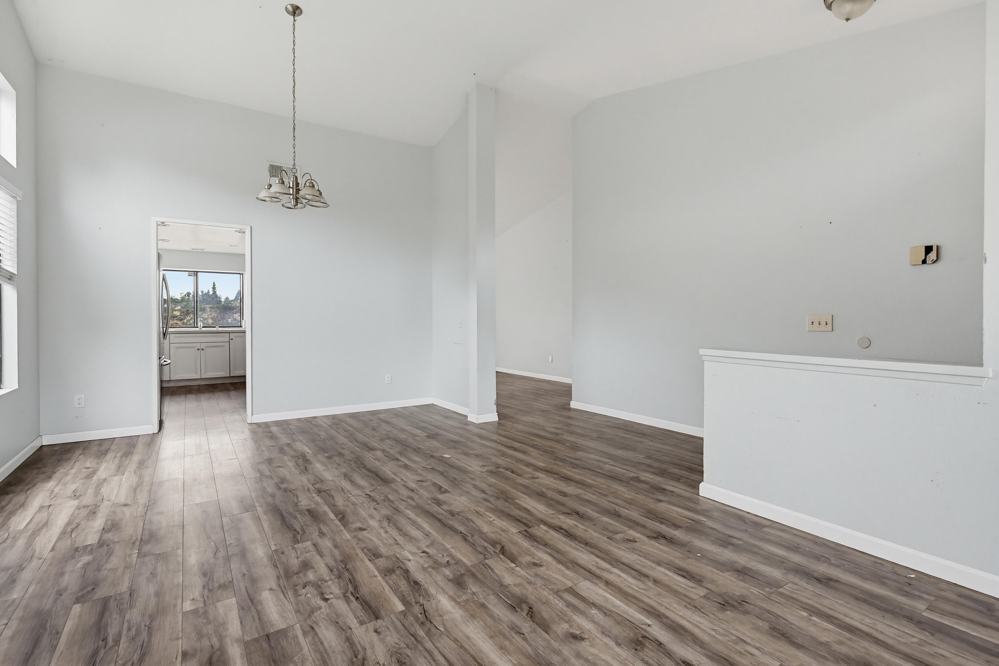 Virtual tour photo 12 of 50 for 657 Redlands Pl