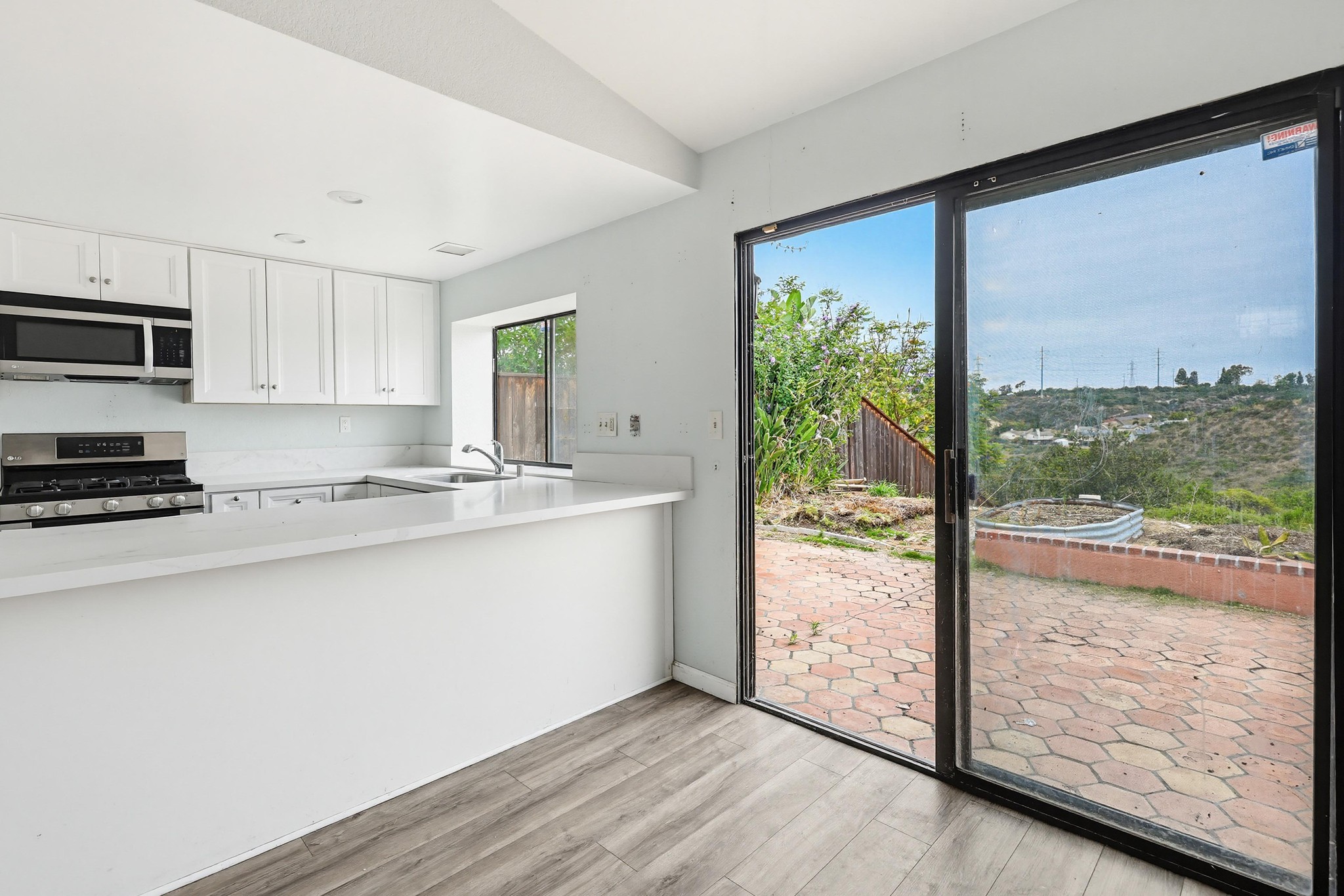 Virtual tour photo 14 of 50 for 657 Redlands Pl
