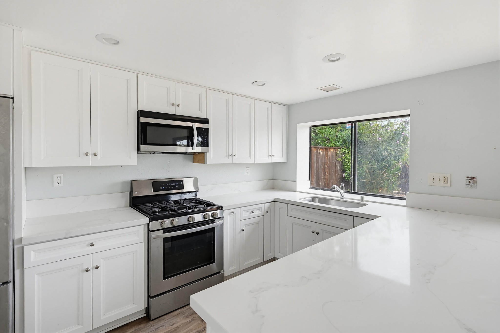 Virtual tour photo 15 of 50 for 657 Redlands Pl