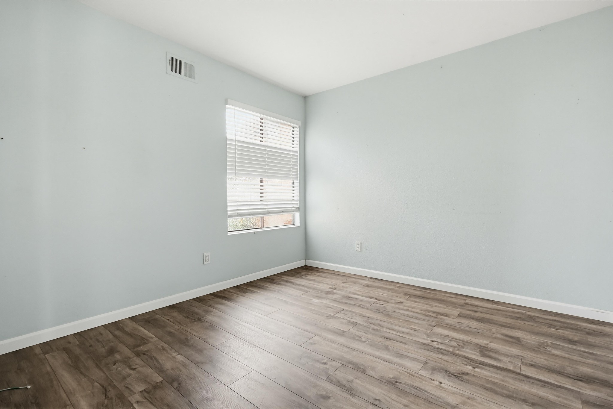 Virtual tour photo 29 of 50 for 657 Redlands Pl