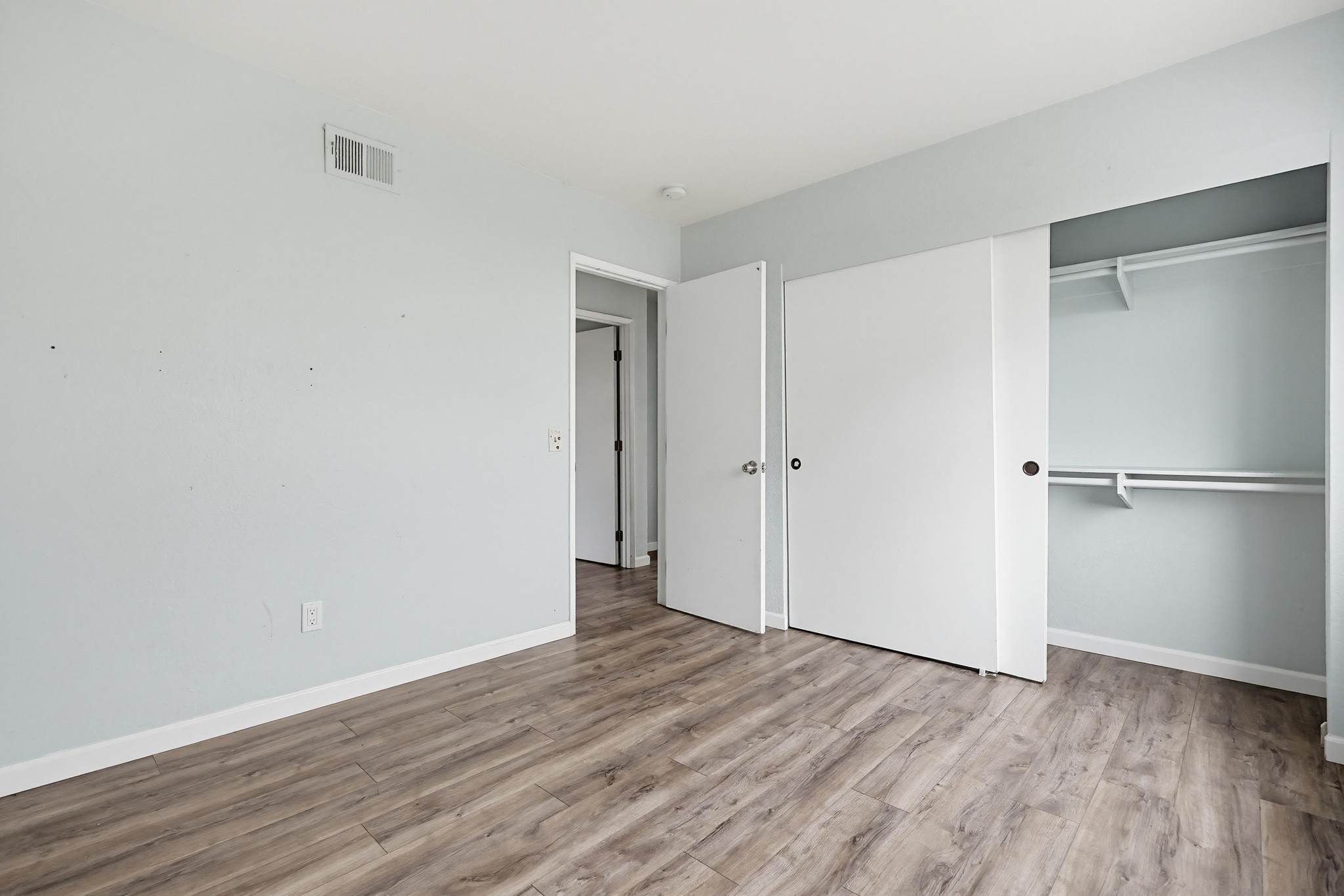 Virtual tour photo 34 of 50 for 657 Redlands Pl