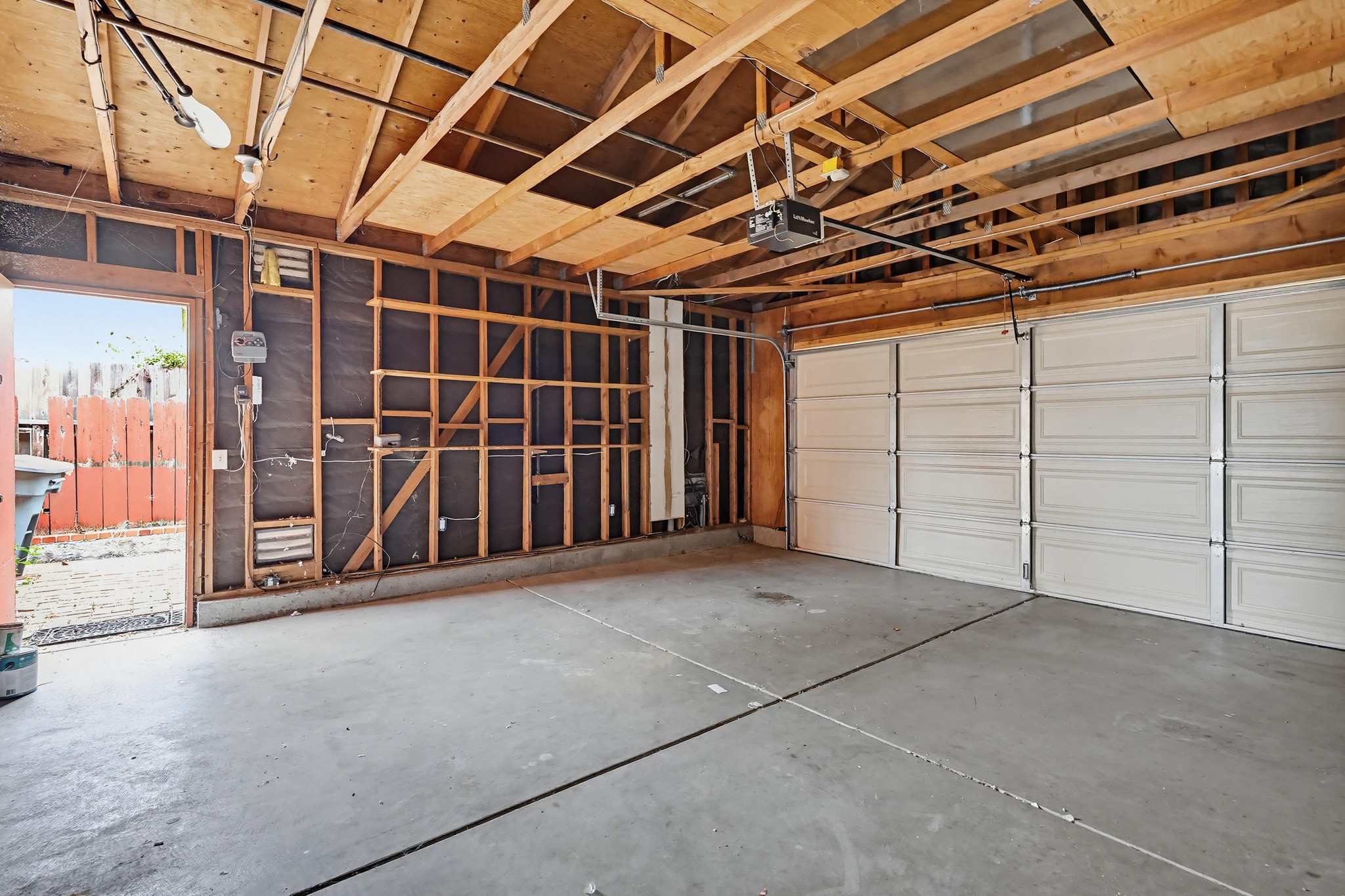 Virtual tour photo 36 of 50 for 657 Redlands Pl