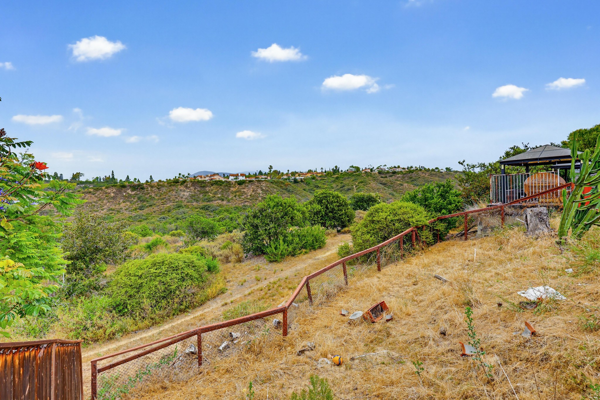 Virtual tour photo 47 of 50 for 657 Redlands Pl