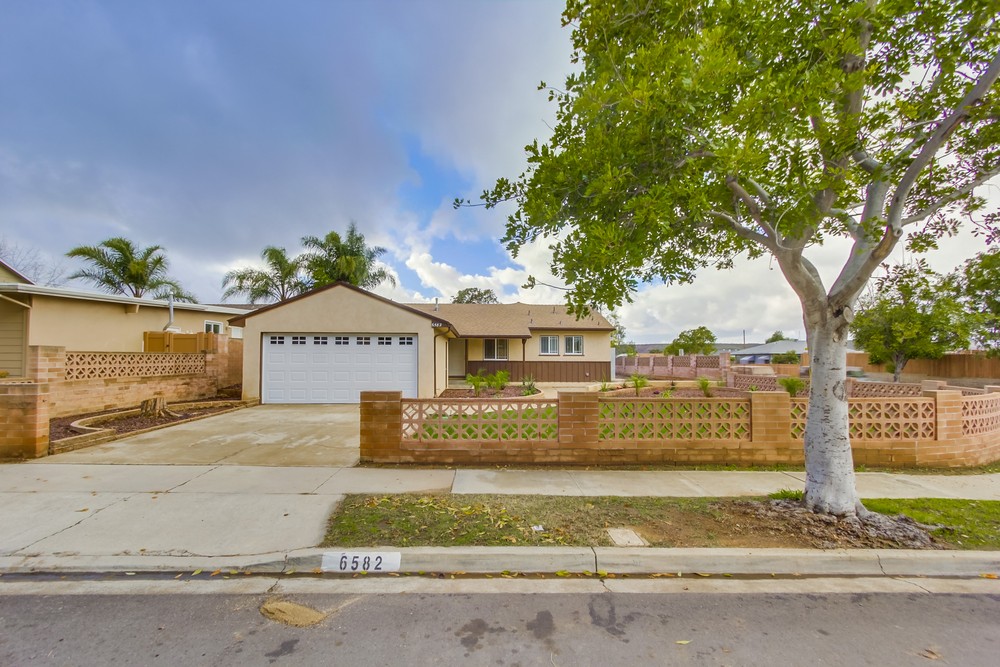 Virtual tour photo 1 of 52 for 6582 Clara Lee Ave