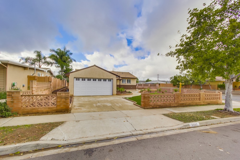 Virtual tour photo 3 of 52 for 6582 Clara Lee Ave