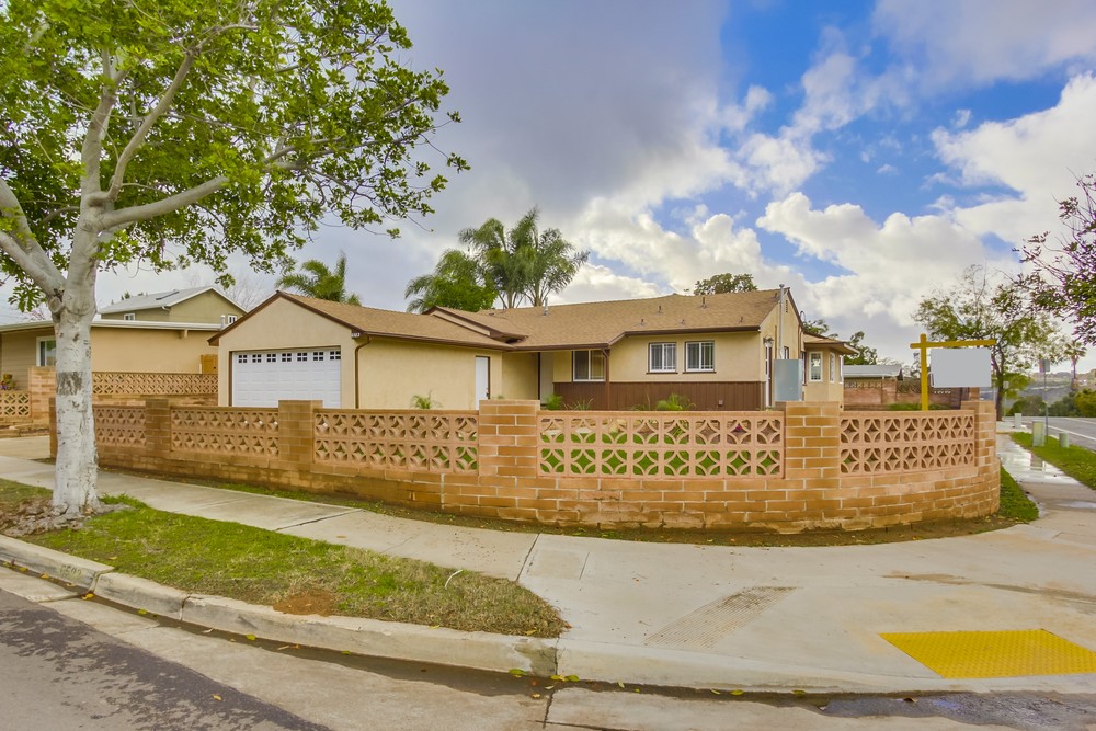 Virtual tour photo 4 of 52 for 6582 Clara Lee Ave