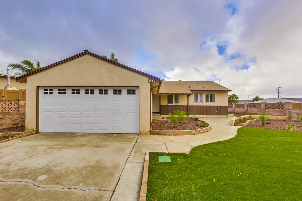 Virtual tour photo 6 of 52 for 6582 Clara Lee Ave