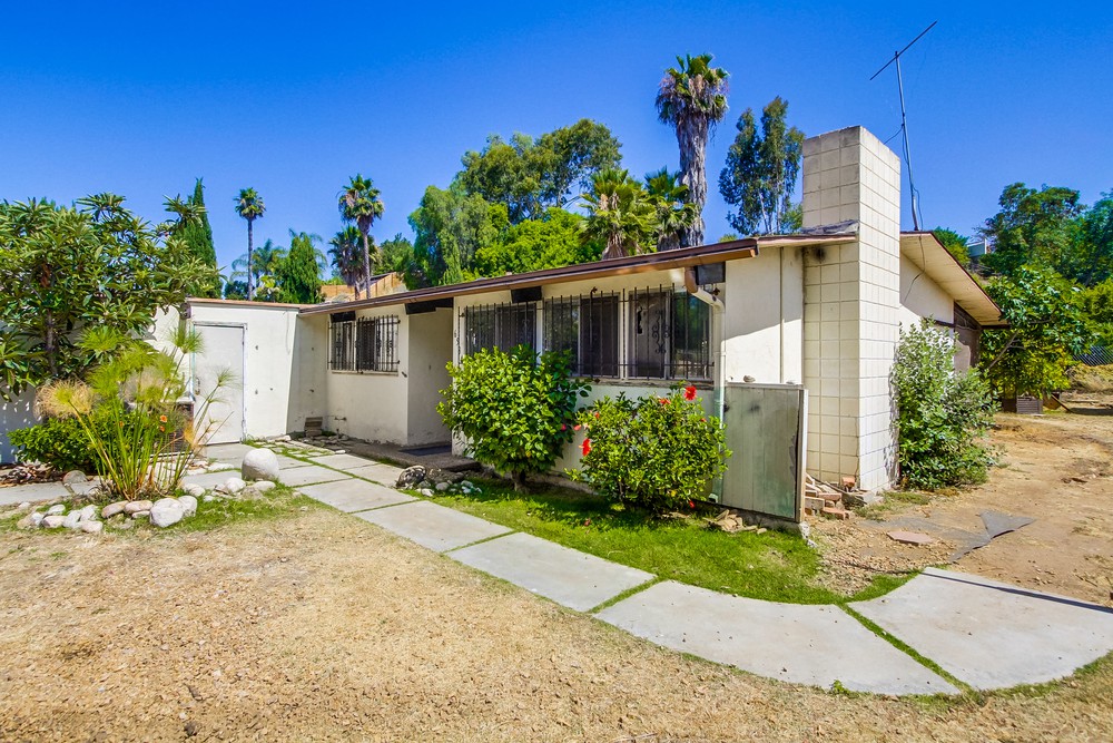Virtual tour photo 4 of 67 for 6584 Airoso Ave