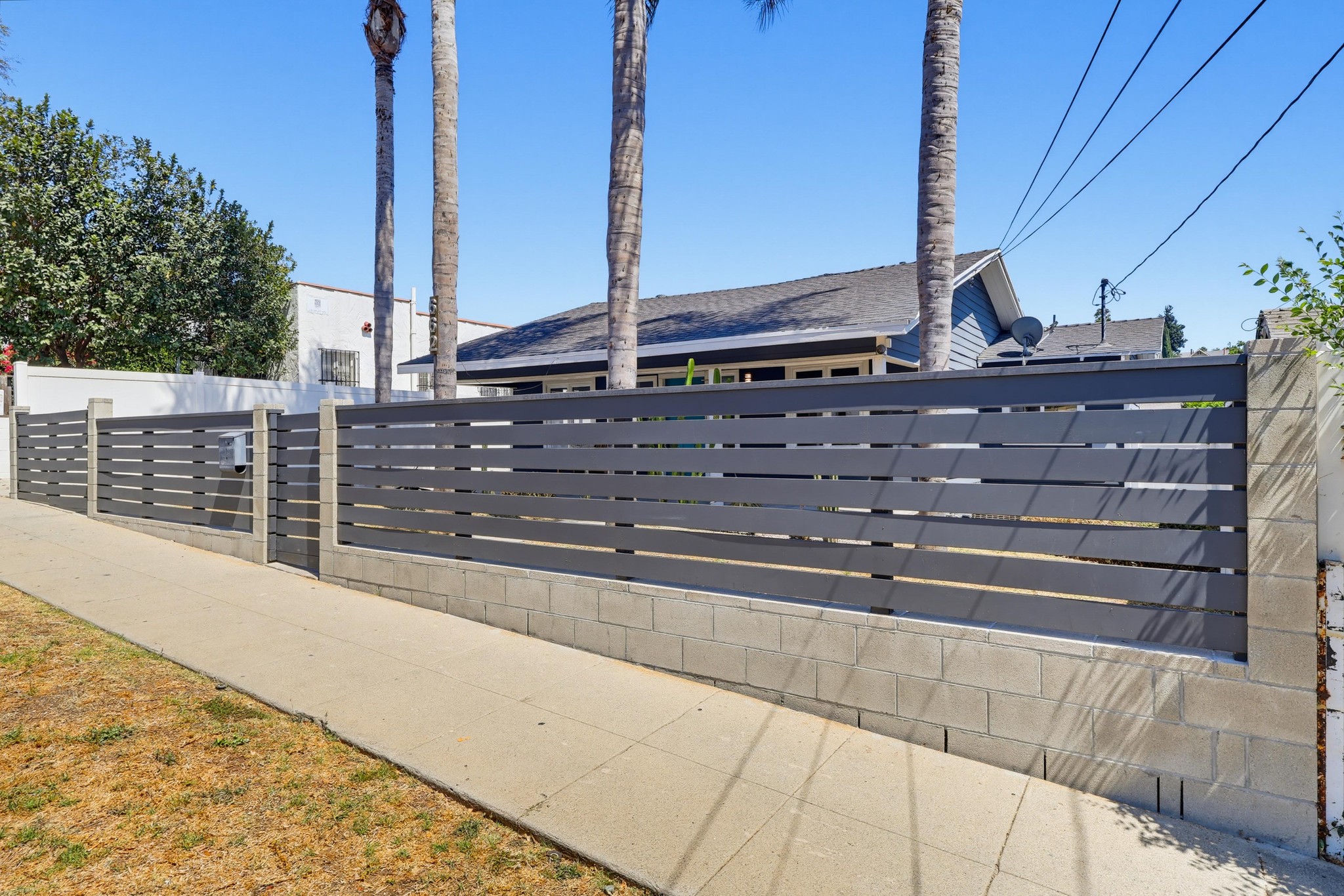 Virtual tour photo 3 of 98 for 662 N Dillon St