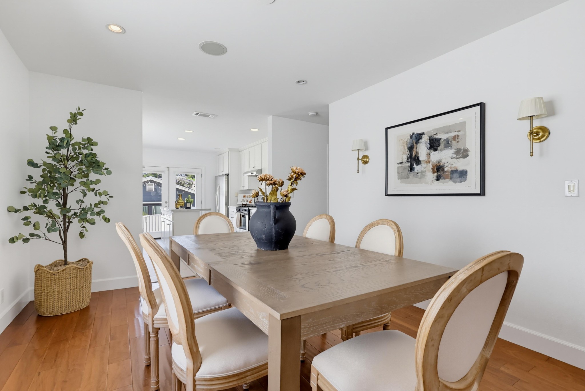 Virtual tour photo 21 of 98 for 662 N Dillon St