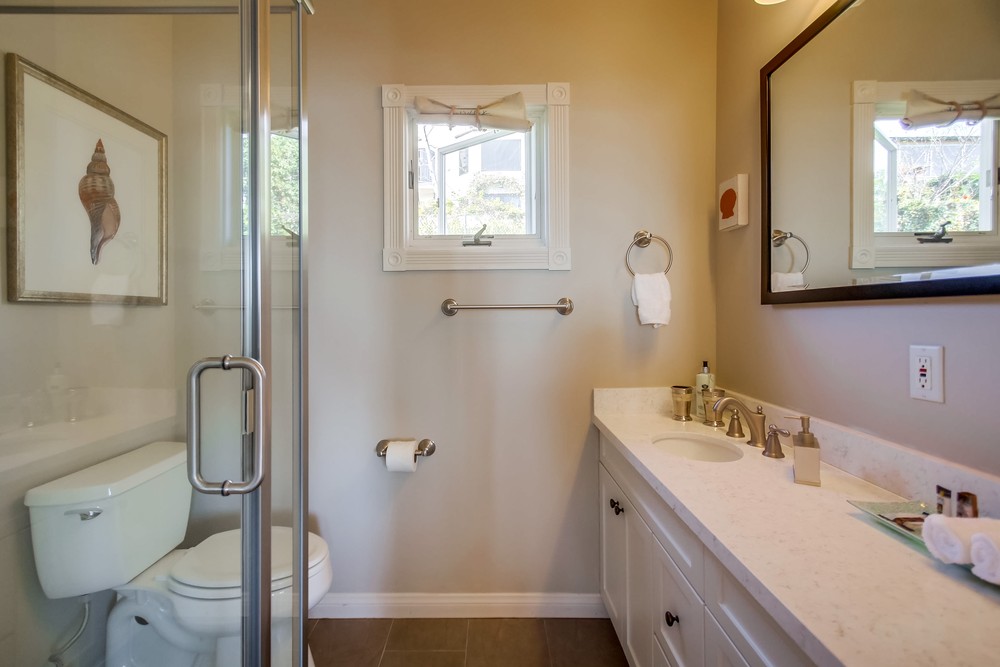 Virtual tour photo 26 of 51 for 662 Rosecrans St