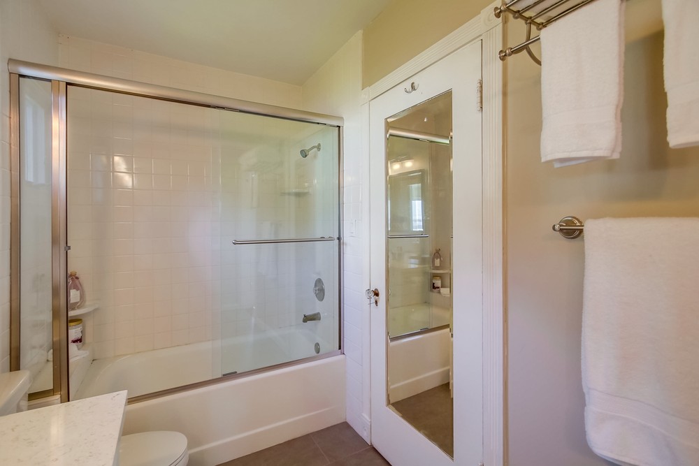 Virtual tour photo 34 of 51 for 662 Rosecrans St