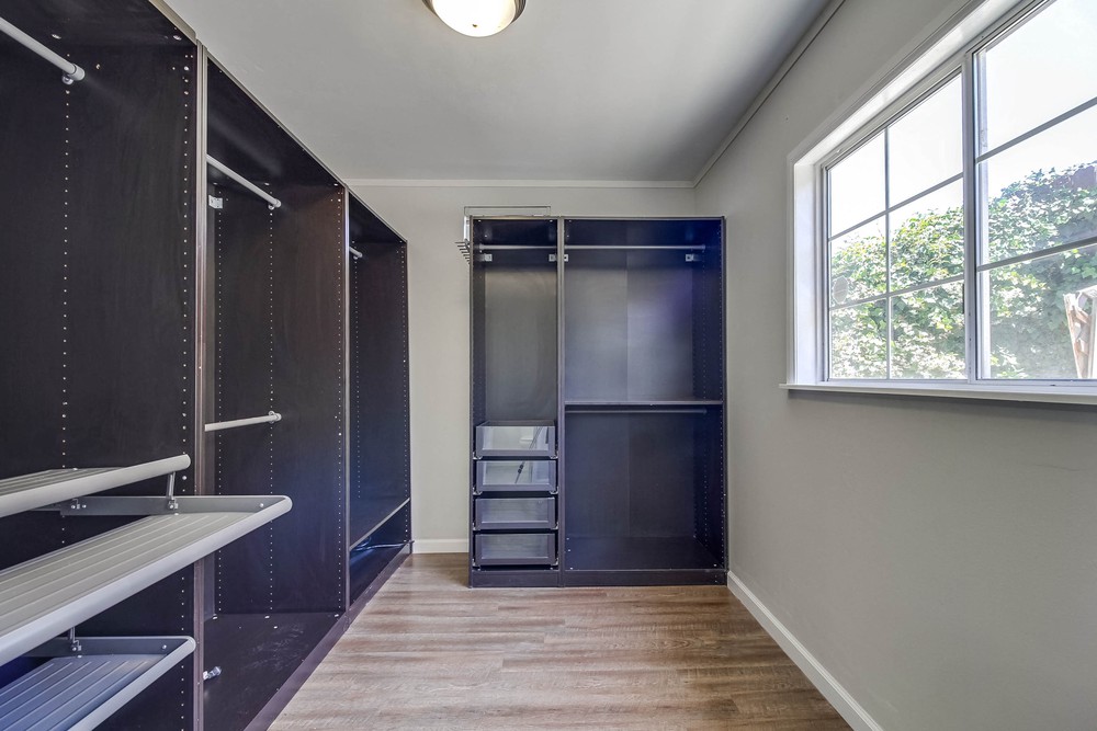 Virtual tour photo 32 of 48 for 6620 Oakridge Rd
