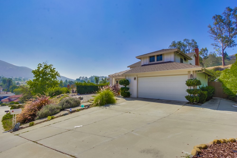 Virtual tour photo 3 of 38 for 6627 Tuxedo Road