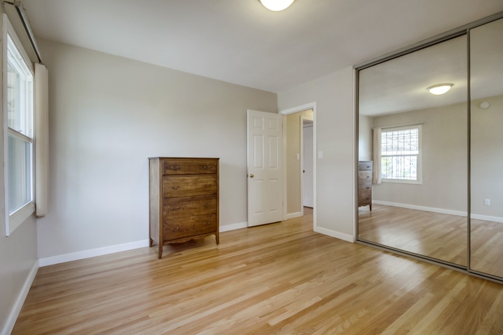 Virtual tour photo 33 of 42 for 663 56th St