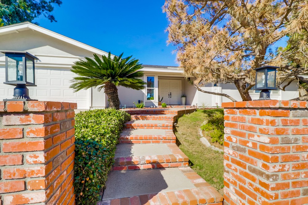 Virtual tour photo 3 of 70 for 6632 Wandermere Dr