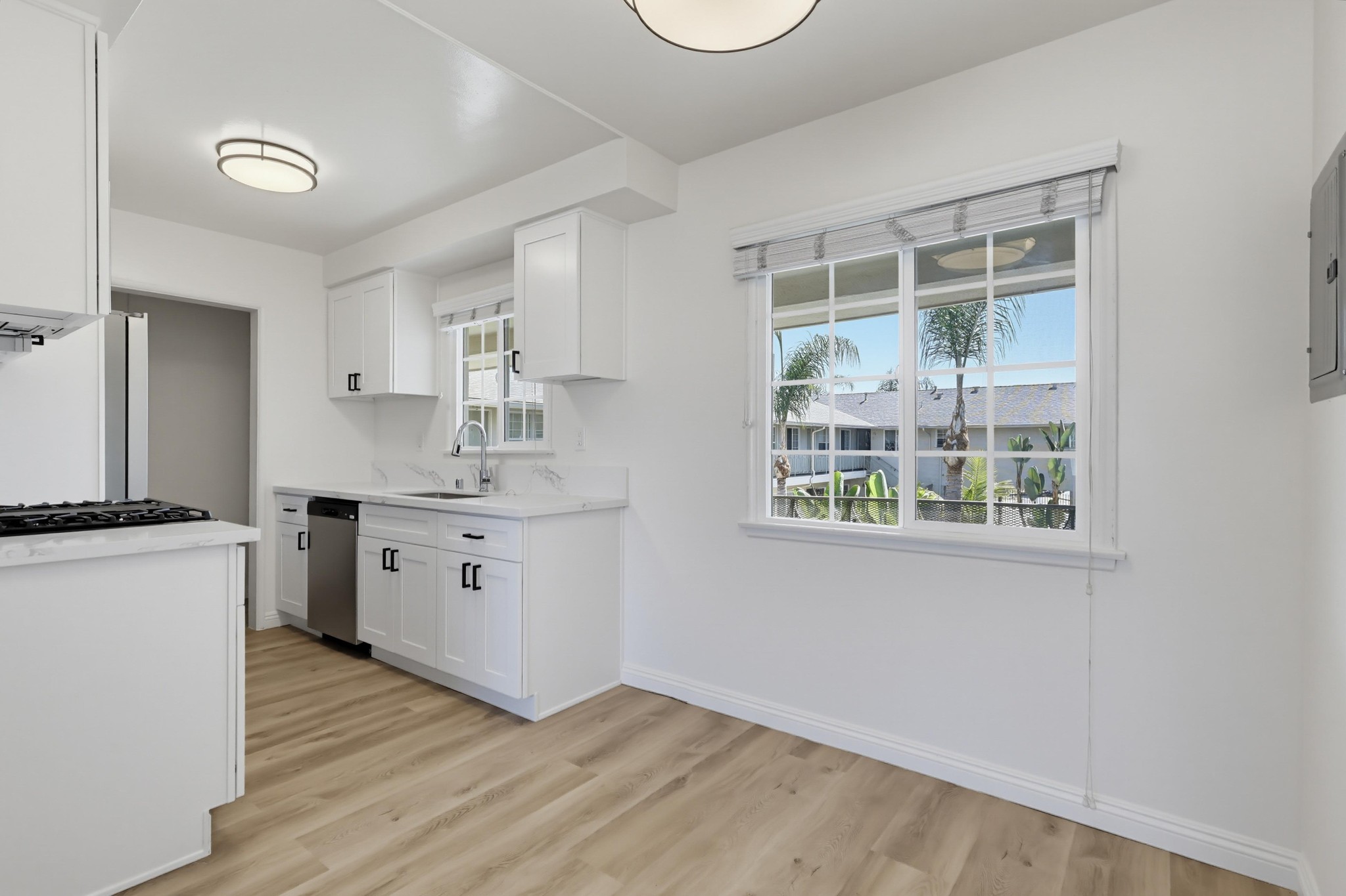Virtual tour photo 17 of 41 for 6633 S Crenshaw Blvd