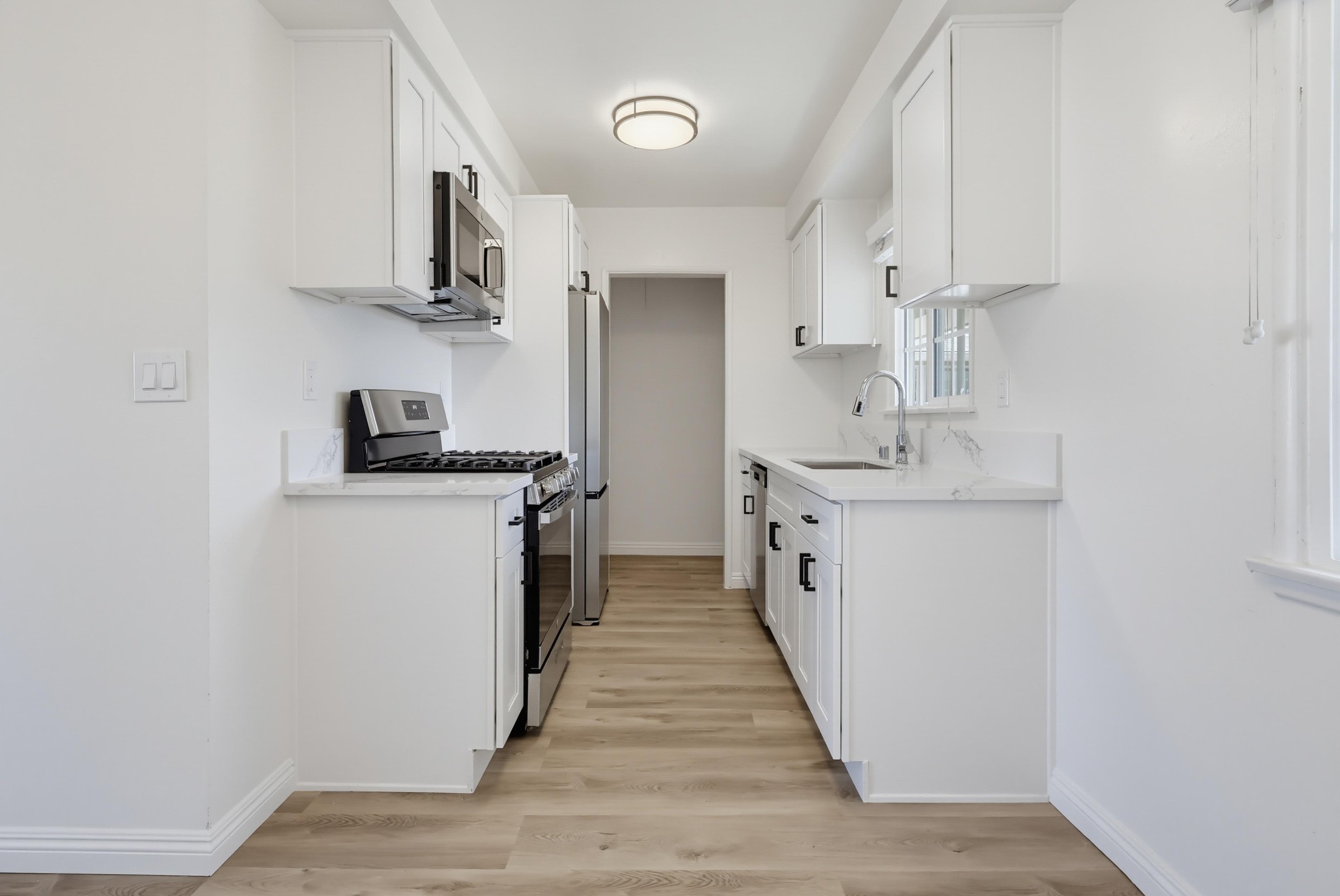 Virtual tour photo 18 of 41 for 6633 S Crenshaw Blvd