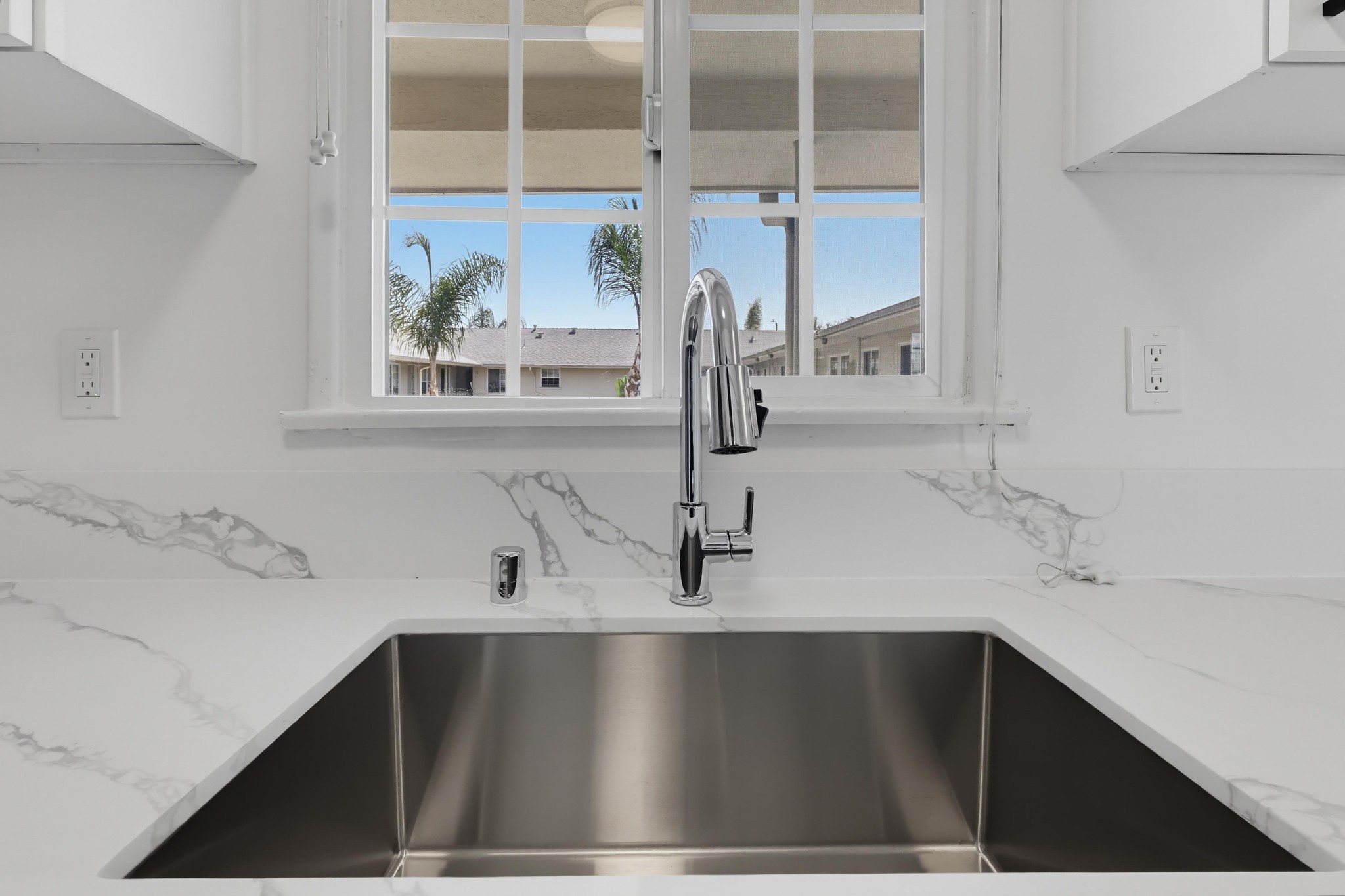 Virtual tour photo 21 of 41 for 6633 S Crenshaw Blvd