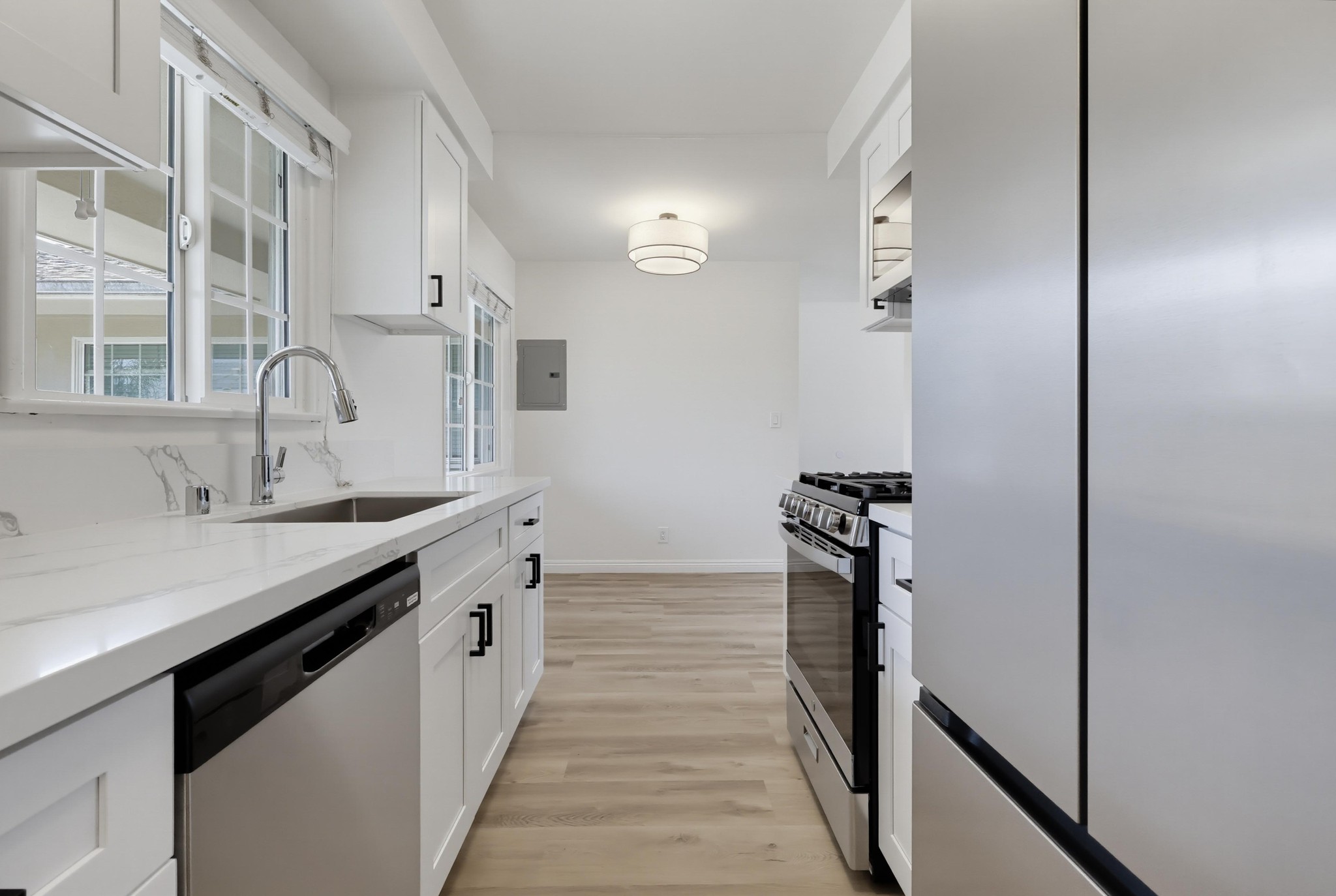 Virtual tour photo 25 of 41 for 6633 S Crenshaw Blvd