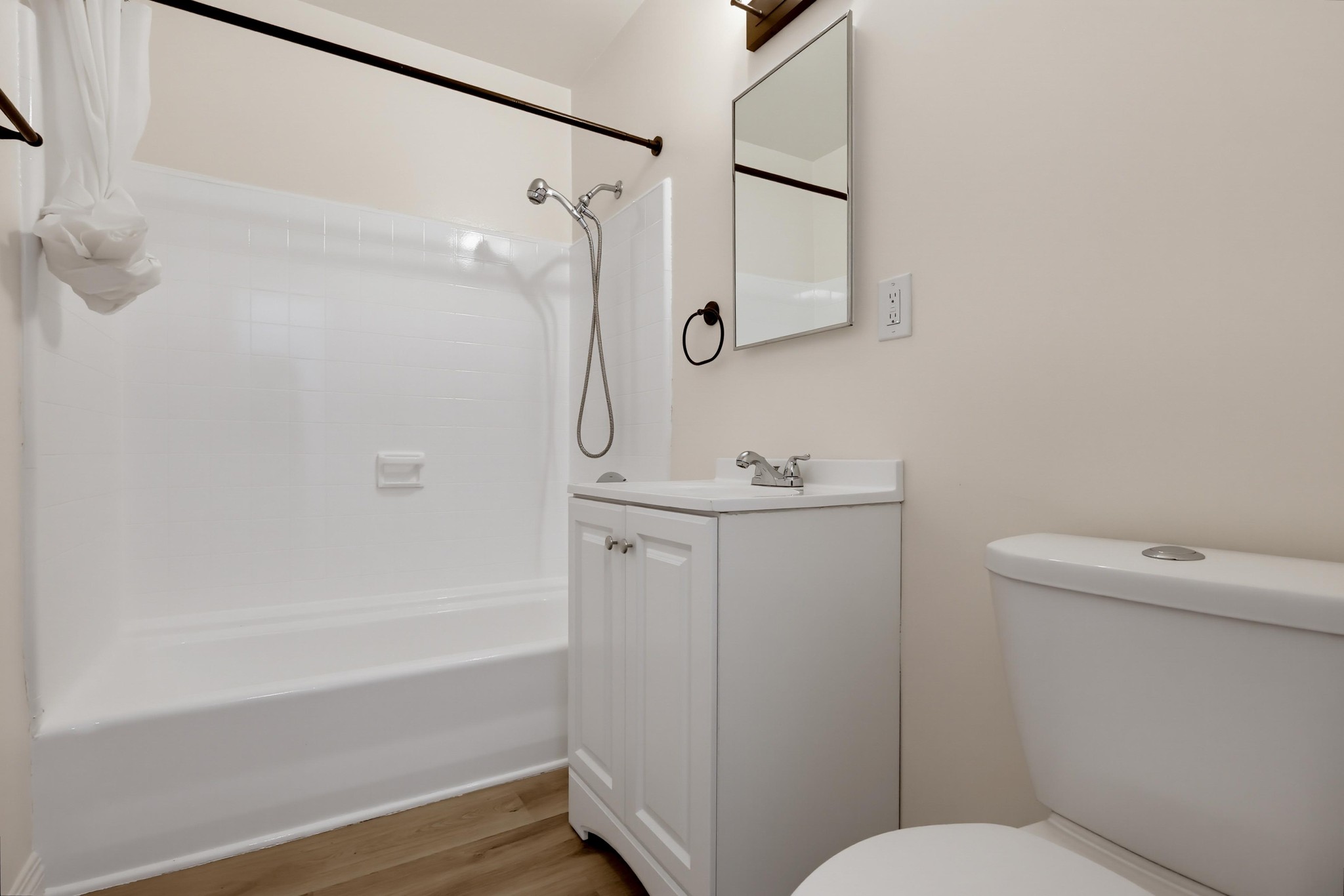 Virtual tour photo 29 of 41 for 6633 S Crenshaw Blvd