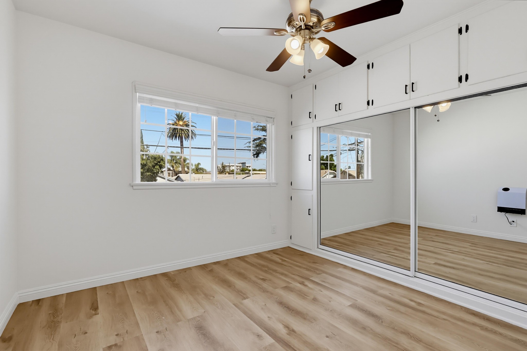 Virtual tour photo 31 of 41 for 6633 S Crenshaw Blvd