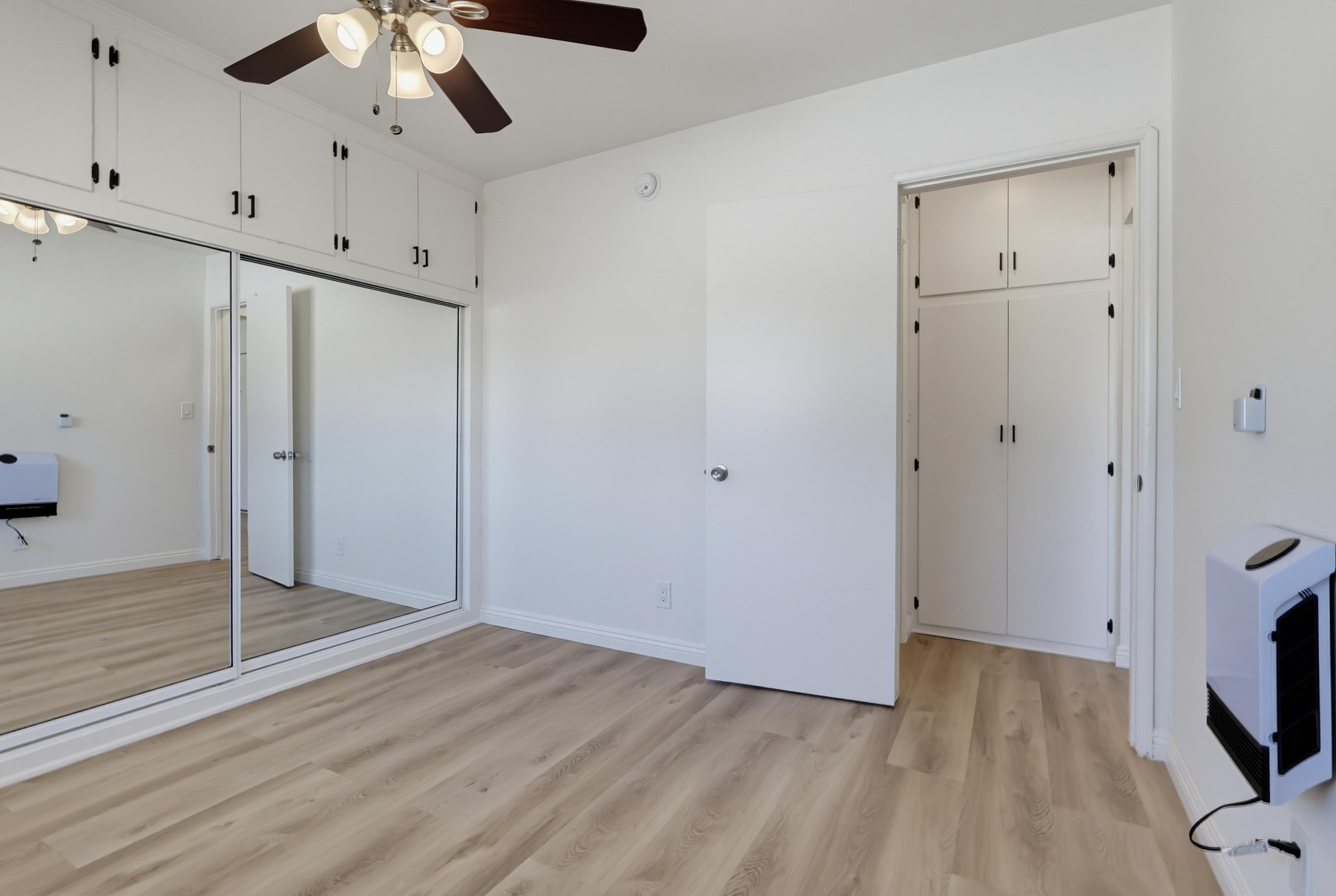 Virtual tour photo 33 of 41 for 6633 S Crenshaw Blvd