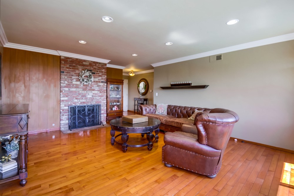 Virtual tour photo 4 of 54 for 6643 Hillgrove Dr