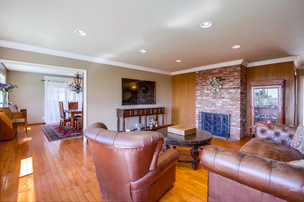 Virtual tour photo 5 of 54 for 6643 Hillgrove Dr