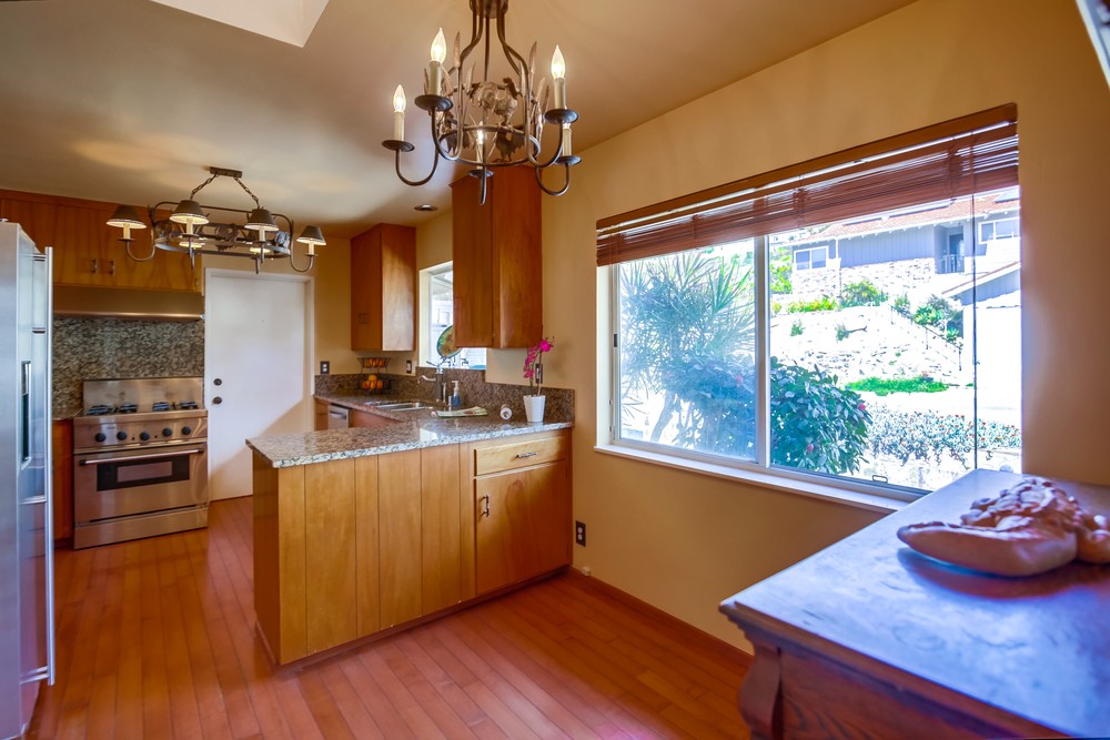 Virtual tour photo 9 of 54 for 6643 Hillgrove Dr