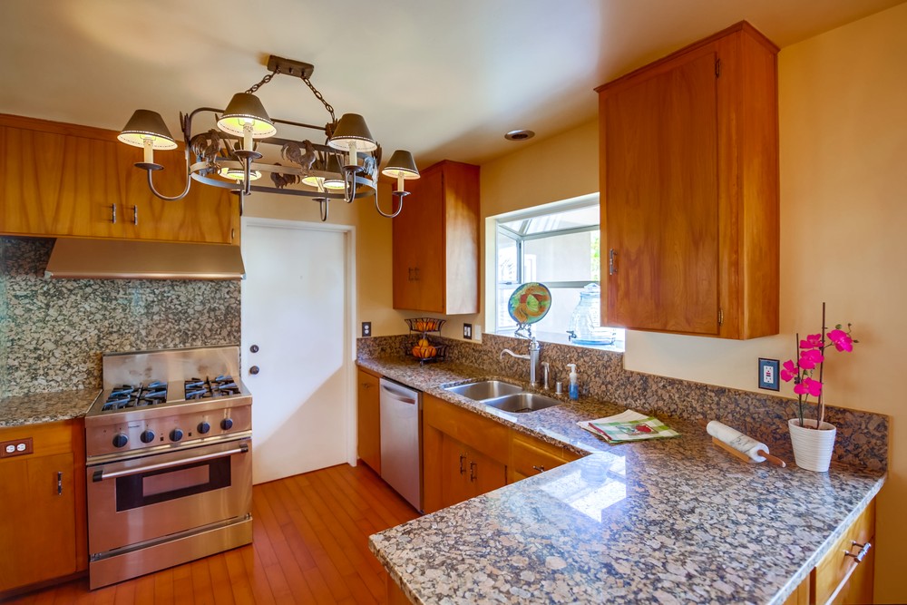 Virtual tour photo 12 of 54 for 6643 Hillgrove Dr