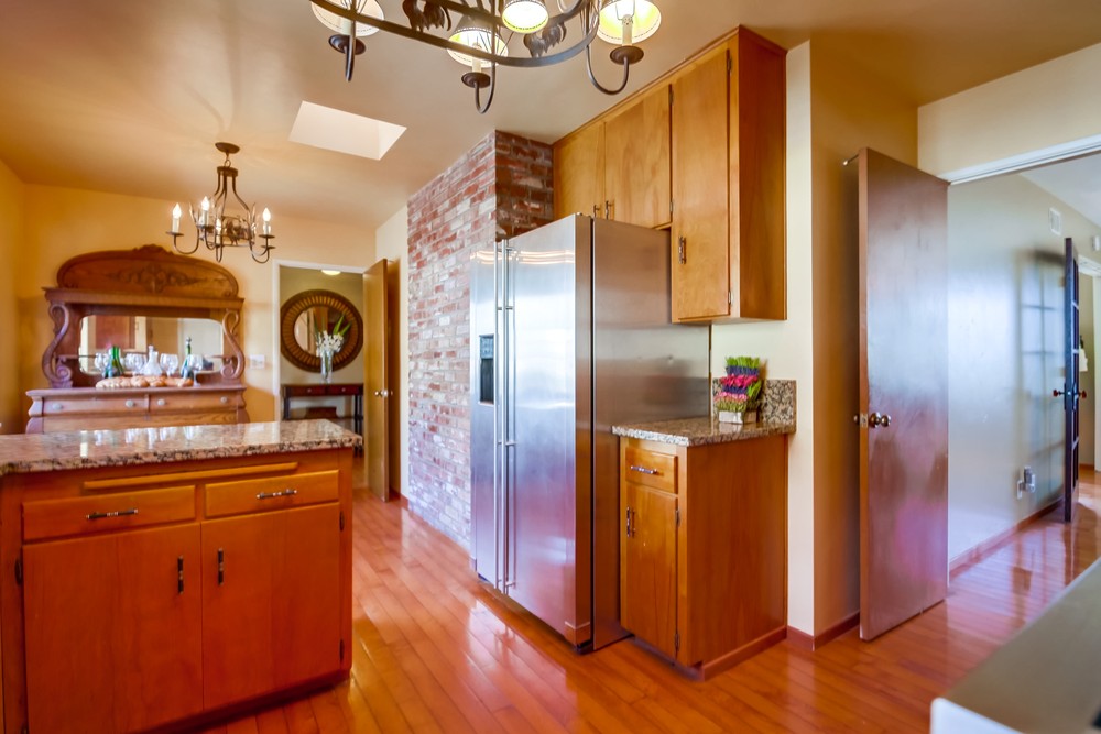 Virtual tour photo 13 of 54 for 6643 Hillgrove Dr
