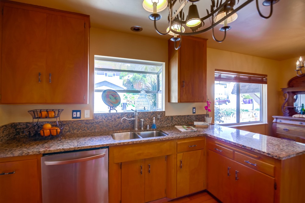 Virtual tour photo 14 of 54 for 6643 Hillgrove Dr