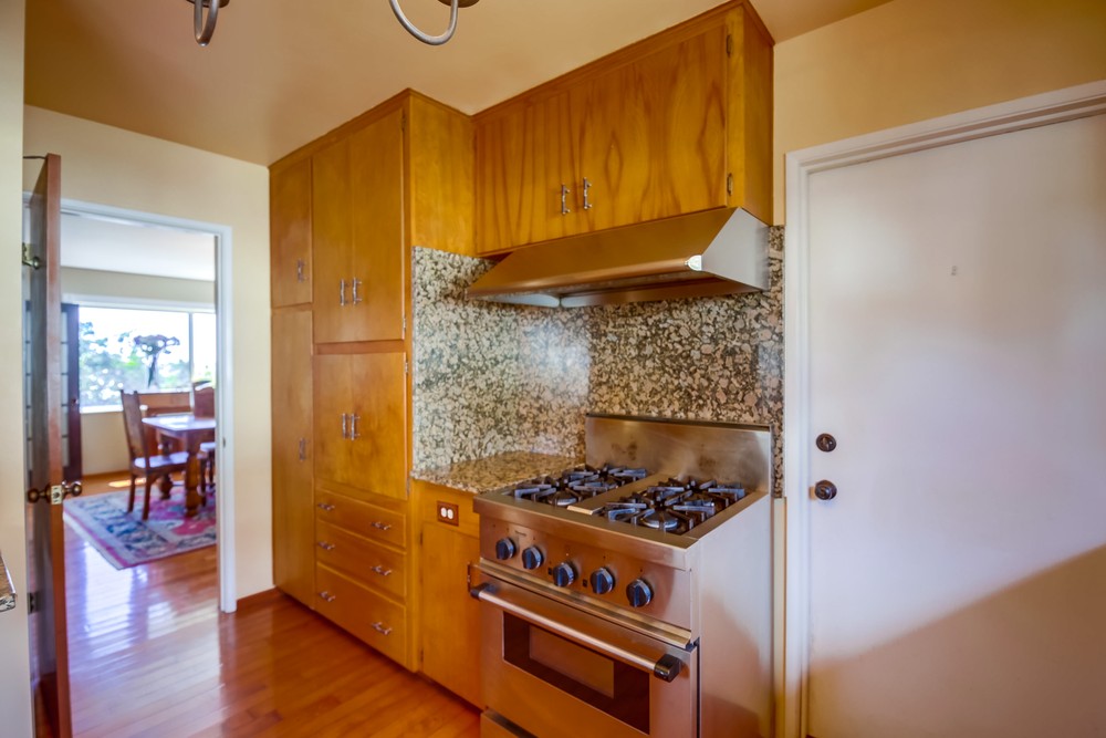 Virtual tour photo 15 of 54 for 6643 Hillgrove Dr
