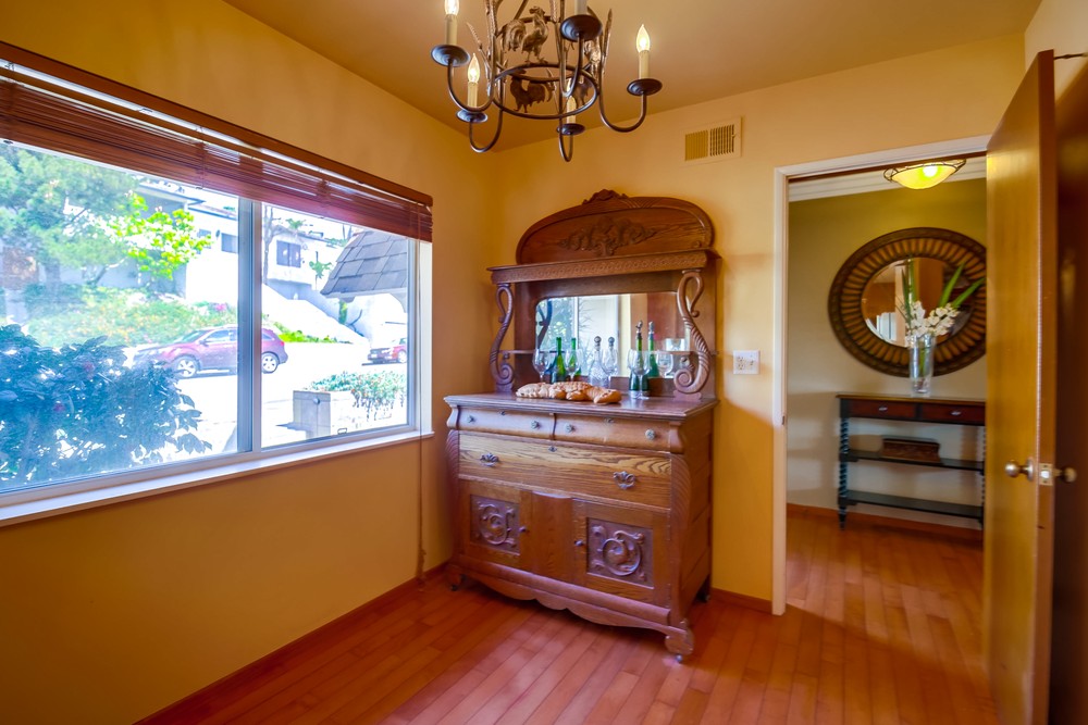 Virtual tour photo 16 of 54 for 6643 Hillgrove Dr