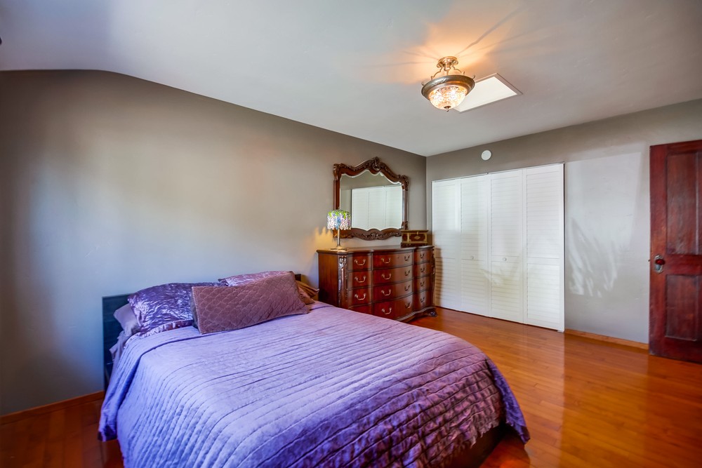 Virtual tour photo 19 of 54 for 6643 Hillgrove Dr