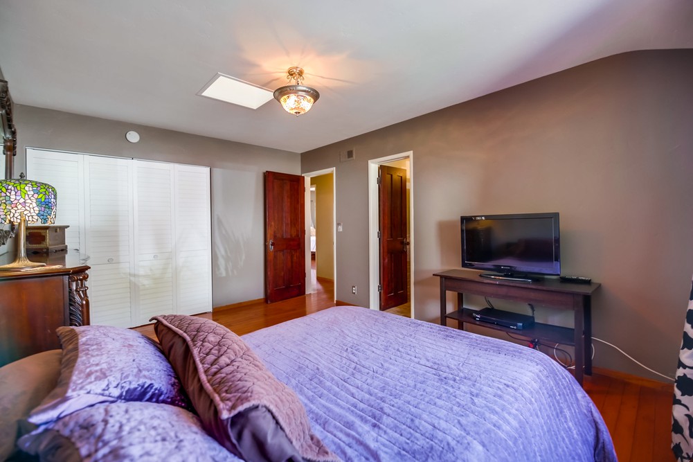 Virtual tour photo 20 of 54 for 6643 Hillgrove Dr