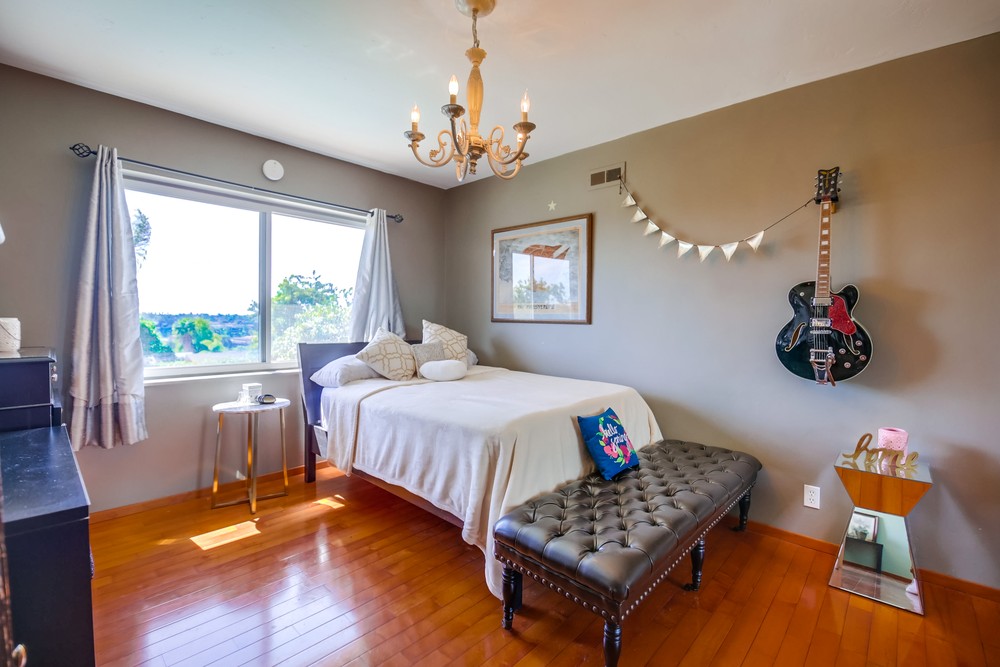 Virtual tour photo 27 of 54 for 6643 Hillgrove Dr
