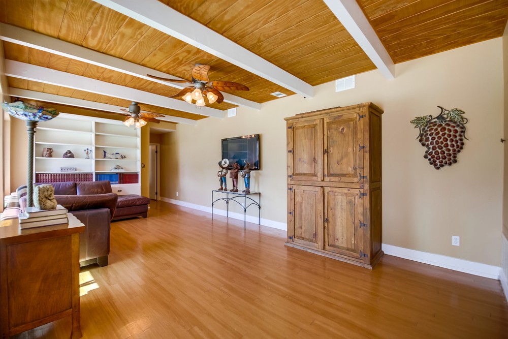 Virtual tour photo 31 of 54 for 6643 Hillgrove Dr
