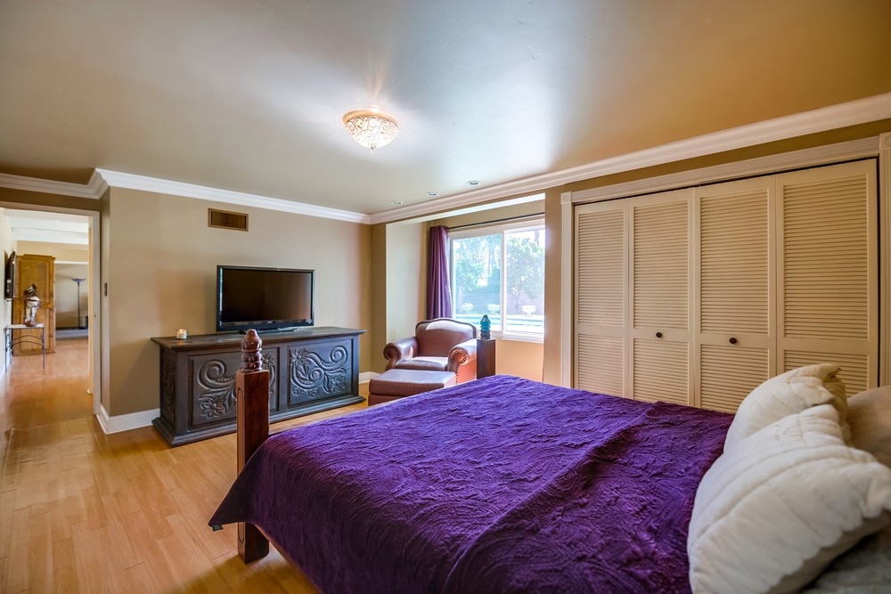 Virtual tour photo 35 of 54 for 6643 Hillgrove Dr