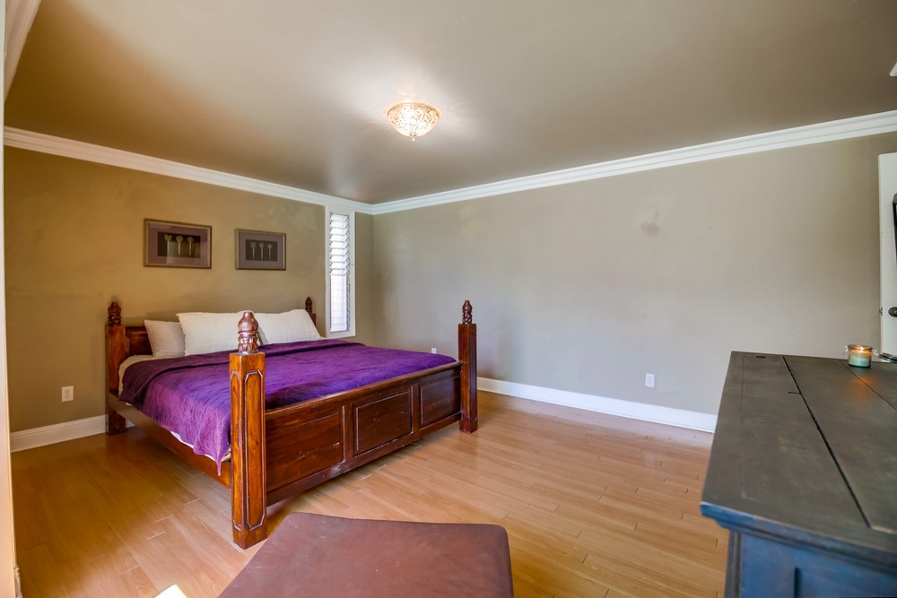 Virtual tour photo 37 of 54 for 6643 Hillgrove Dr
