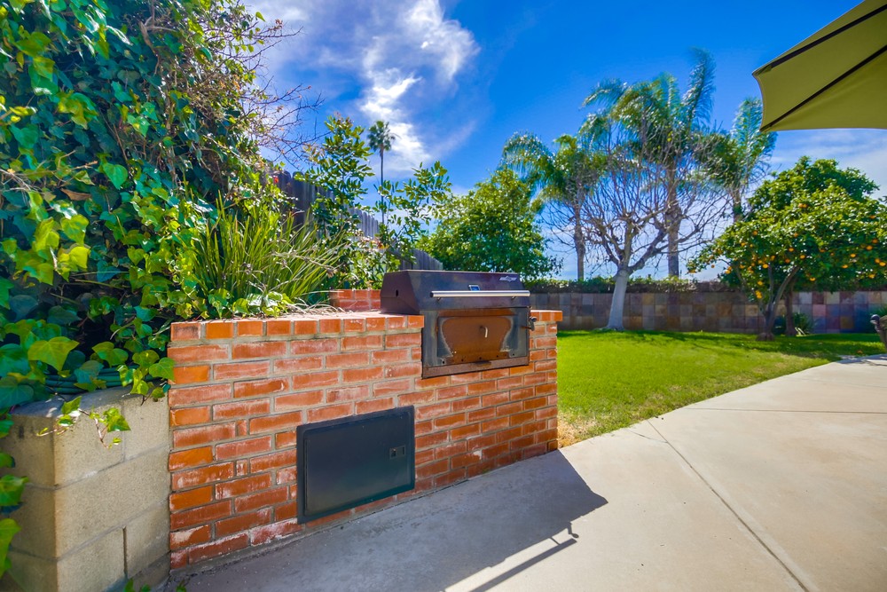 Virtual tour photo 52 of 54 for 6643 Hillgrove Dr