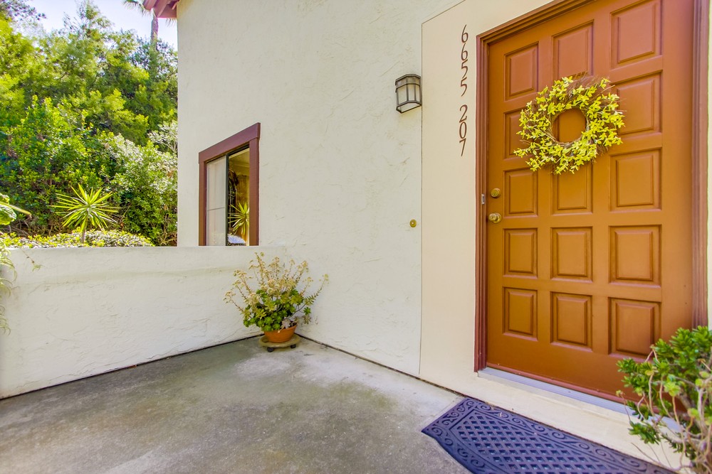 Virtual tour photo 9 of 56 for 6655 Canyon Rim Row #207
