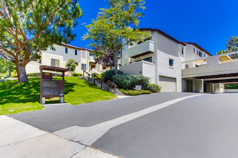 Virtual tour photo 33 of 45 for 6655 Canyon Rim Row #211