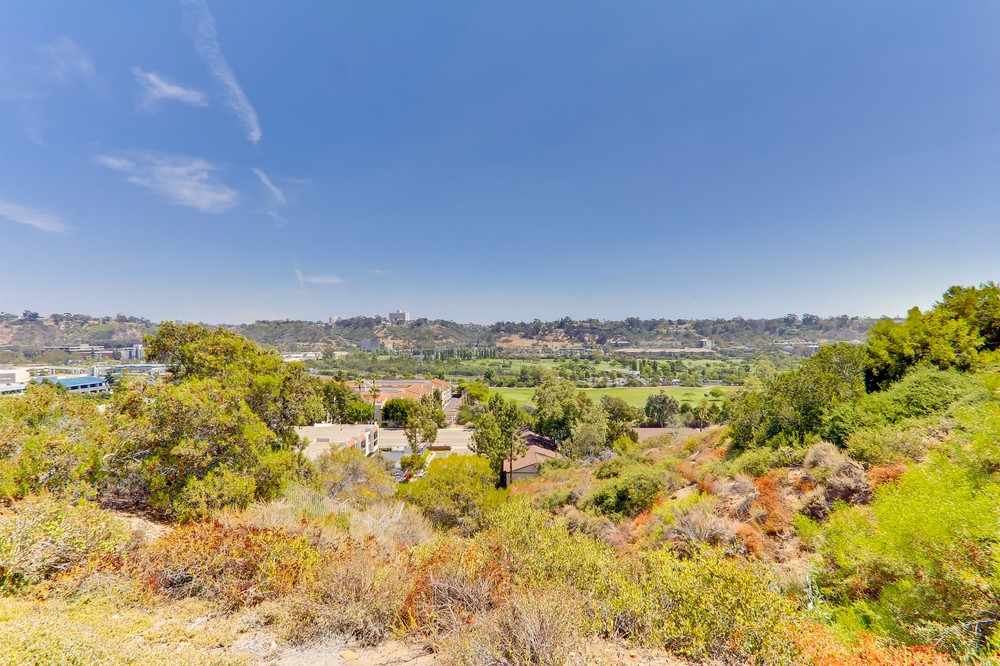 Virtual tour photo 37 of 45 for 6655 Canyon Rim Row #211