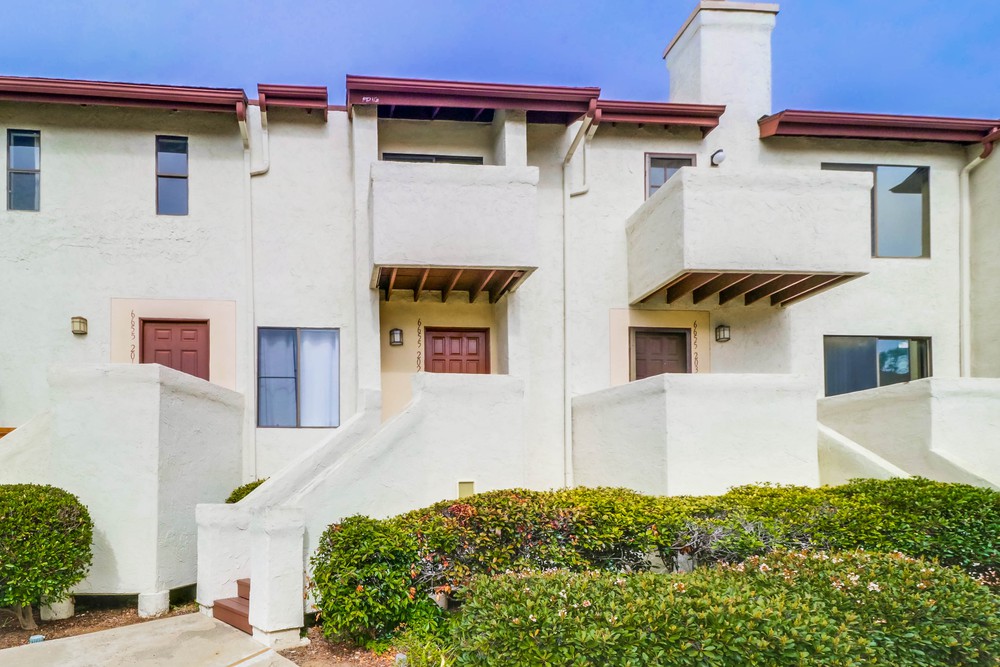 Virtual tour photo 3 of 36 for 6655 Canyon Rim Row UNIT 202