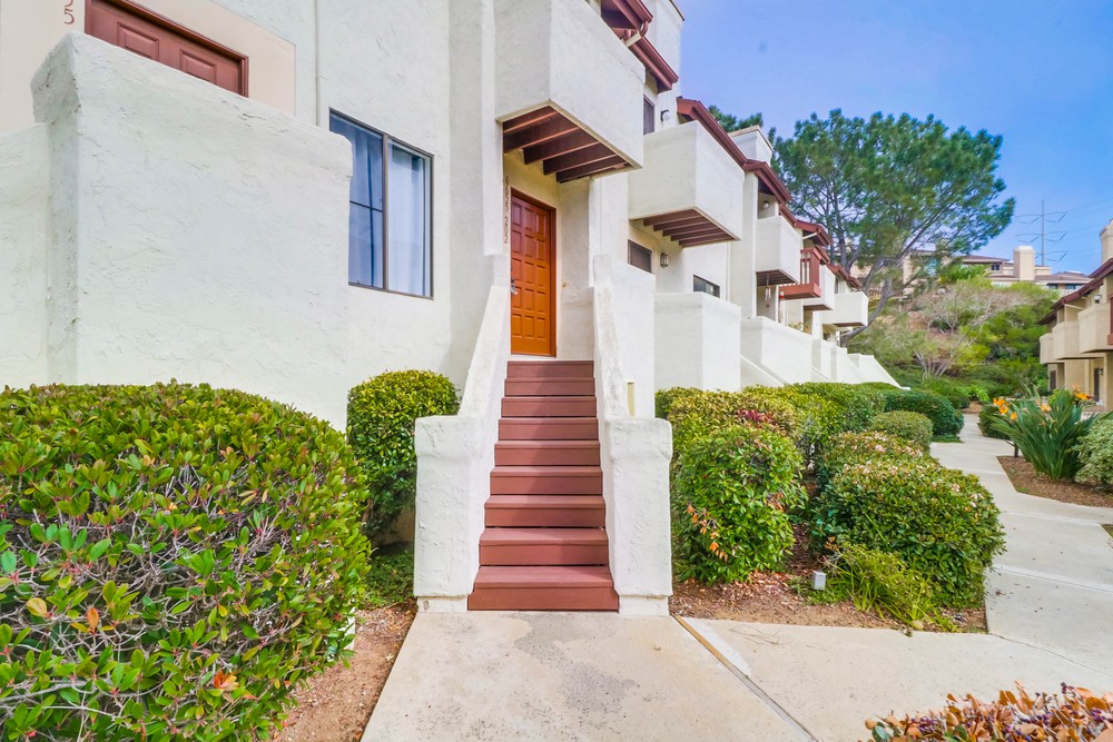 Virtual tour photo 4 of 36 for 6655 Canyon Rim Row UNIT 202