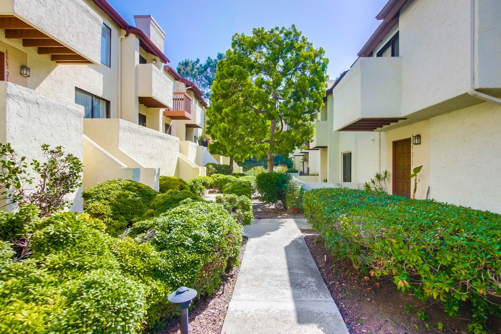 Virtual tour photo 4 of 33 for 6655 Canyon Rim Row UNIT 211